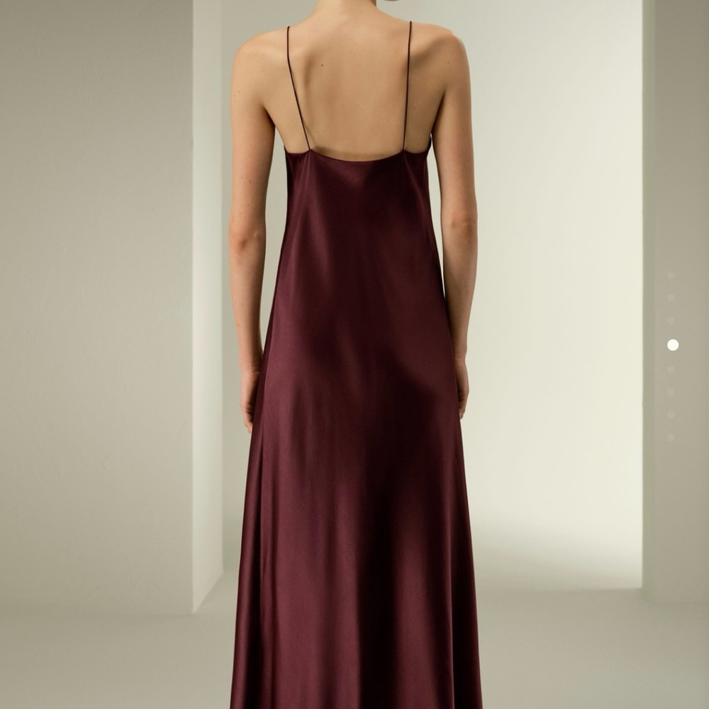 Chic Satin Maxi Dress in Deep Burgundy - Picture 4 of 8